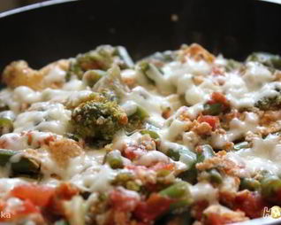 Белковый омлет с брокколи и фасолью