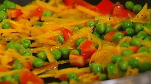 фриттата с тыквой, зеленым горошком и сладким перцем