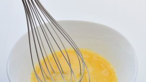 омлет с беконом в порционных формочках