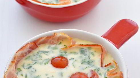 омлет с беконом в порционных формочках