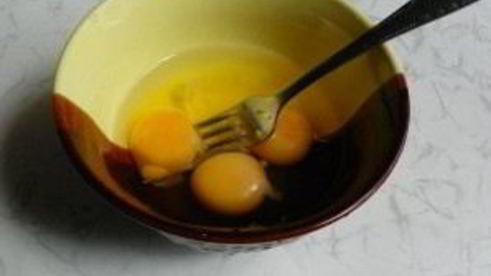 омлет с грибами и помидорами