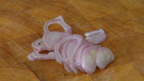 омлет с грибами, руколой и голубым сыром