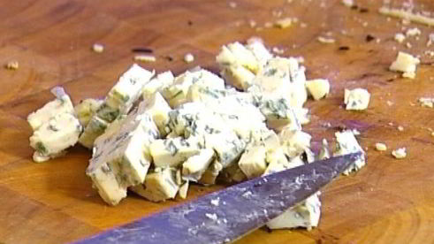 омлет с грибами, руколой и голубым сыром