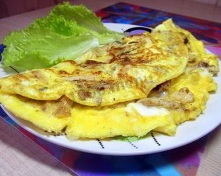 Омлет с курицей и сыром