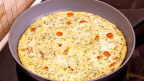 омлет с помидорами и картофелем