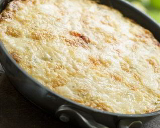 Омлет с сыром и белым хлебом