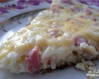 Омлет с сыром и колбасой