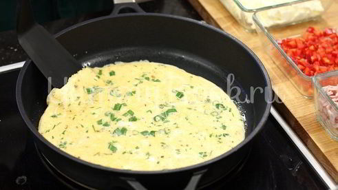 омлет с ветчиной и зеленью