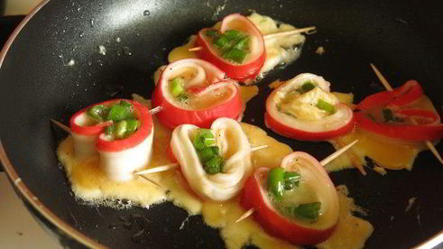 омлетики сердца с крабовыми палочками