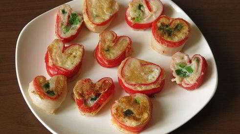 омлетики сердца с крабовыми палочками