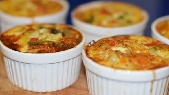 Рецепт Порционных омлетов со свининой и овощами