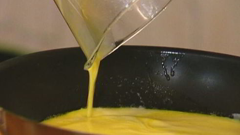 сладкий ванильный омлет с ягодами