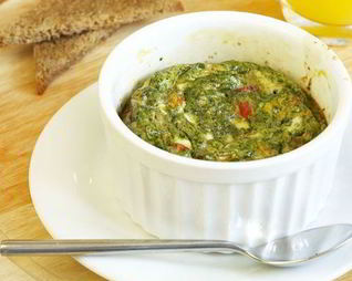 Витаминный омлет со шпинатом