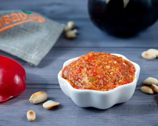 Баклажанно-перечный паштет с орехами