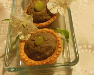 Паштет из индюшиной печени с орехами и виноградом