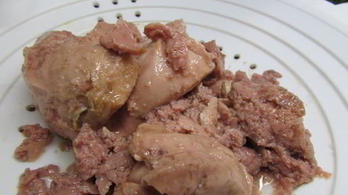 паштет из печени трески с зеленым горошком