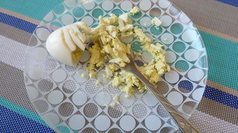 паштет из вареных яиц и соленых груздей