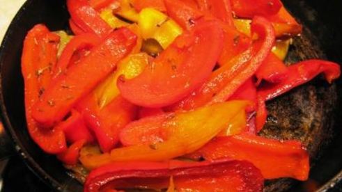 творожный паштет с жареными перцами