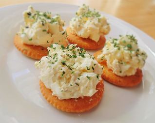 Яичный паштет с плавленым сыром