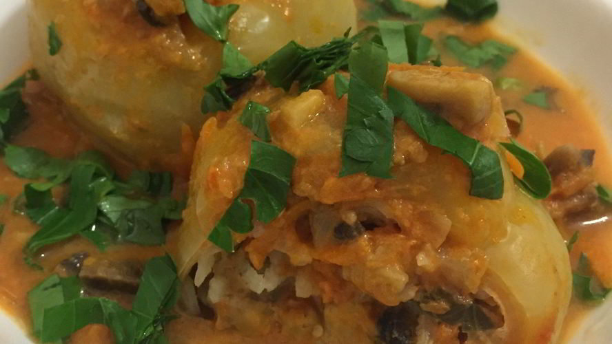Рецепт перцев фаршированных мясом с шампиньонами в томатном соусе