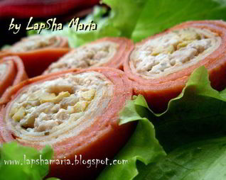 Блинные роллы с курицей и оливками