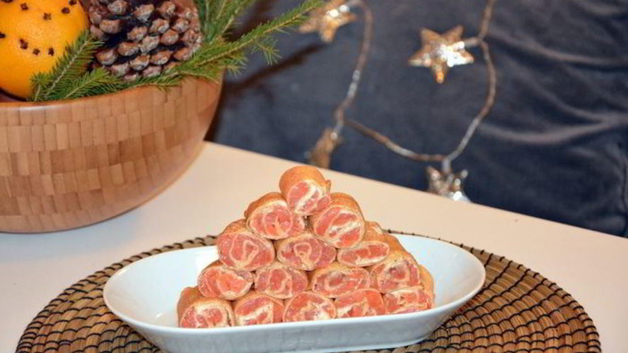 Рецепт блинных роллов с семгой