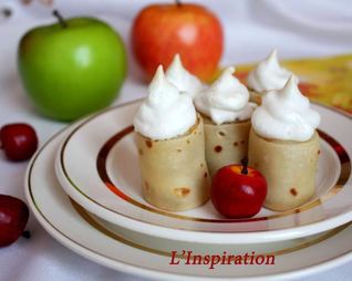 Блинные роллы с яблоками под Безе