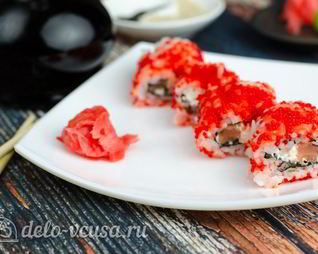 Масаго ролл с лососем и сыром