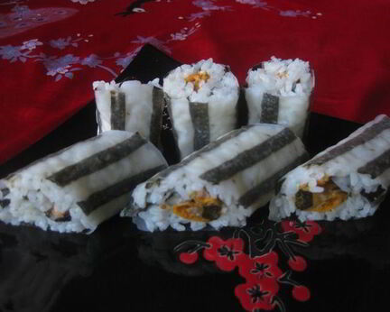 Полосатые роллы с мидиями