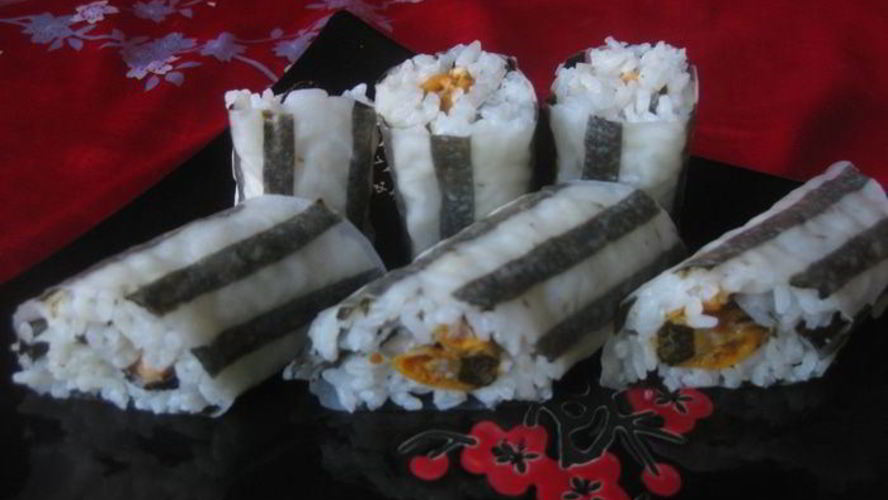 Рецепт полосатых роллов с мидиями