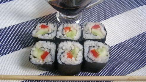 постные роллы с огурцом