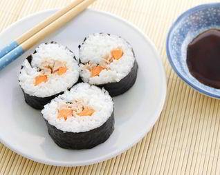 Роллы с консервированным тунцом