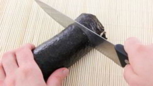 роллы с консервированным тунцом