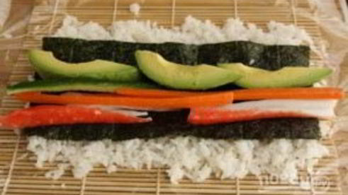 роллы с кунжутом