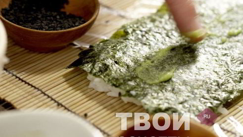 роллы с лососем