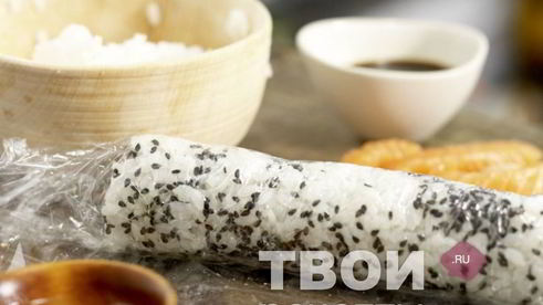 роллы с лососем