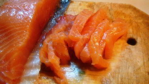 роллы с семгой и авокадо