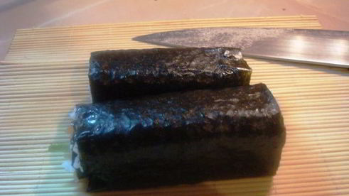 роллы с семгой и авокадо