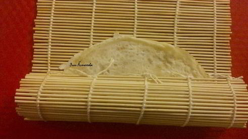 сладкие блинные роллы три вкуса с соусами