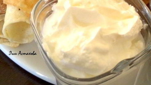 сладкие блинные роллы три вкуса с соусами