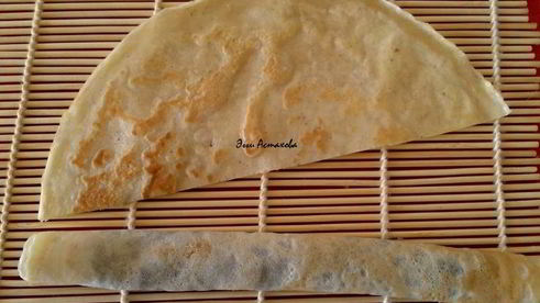 сладкие блинные роллы три вкуса с соусами