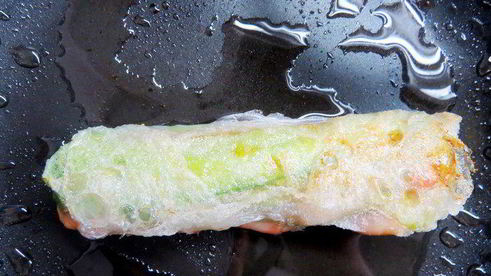 спринг-роллы с креветками