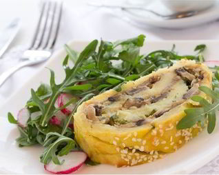 Кабачковый рулет с грибами