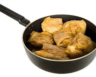 Капустные рулеты с говядиной, свининой, зеленым луком и чили по-японски