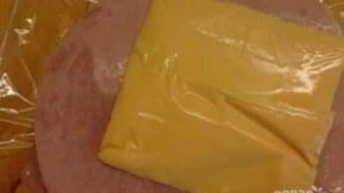 куриные рулетики под соусом