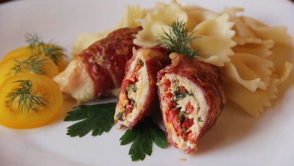Рецепт Куриных рулетиков с начинкой в пармской ветчине