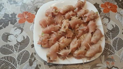 куриные рулетики в горчично-сливочном соусе