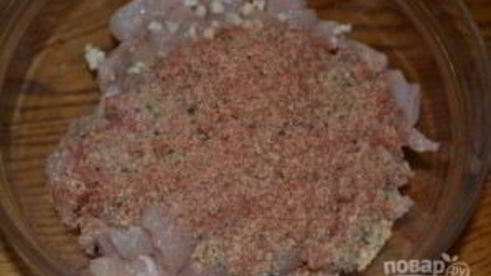 мясная нарезка из курицы мраморный рулет