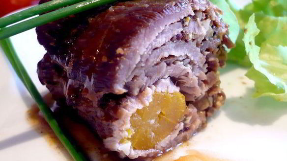 Рецепт Мясных рулетов с морковной серединкой и инжиром Бургундия, Нормандия, Шампань