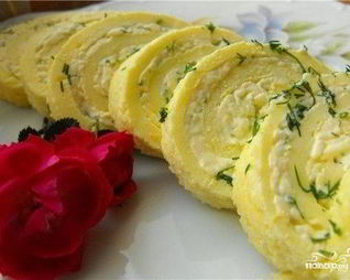 Омлетный рулет с плавленым сыром